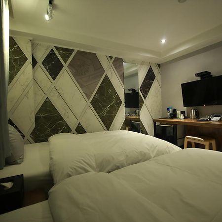 Hotel Blanc In Cheongju Exteriör bild