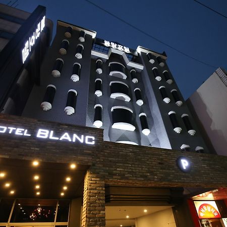 Hotel Blanc In Cheongju Exteriör bild