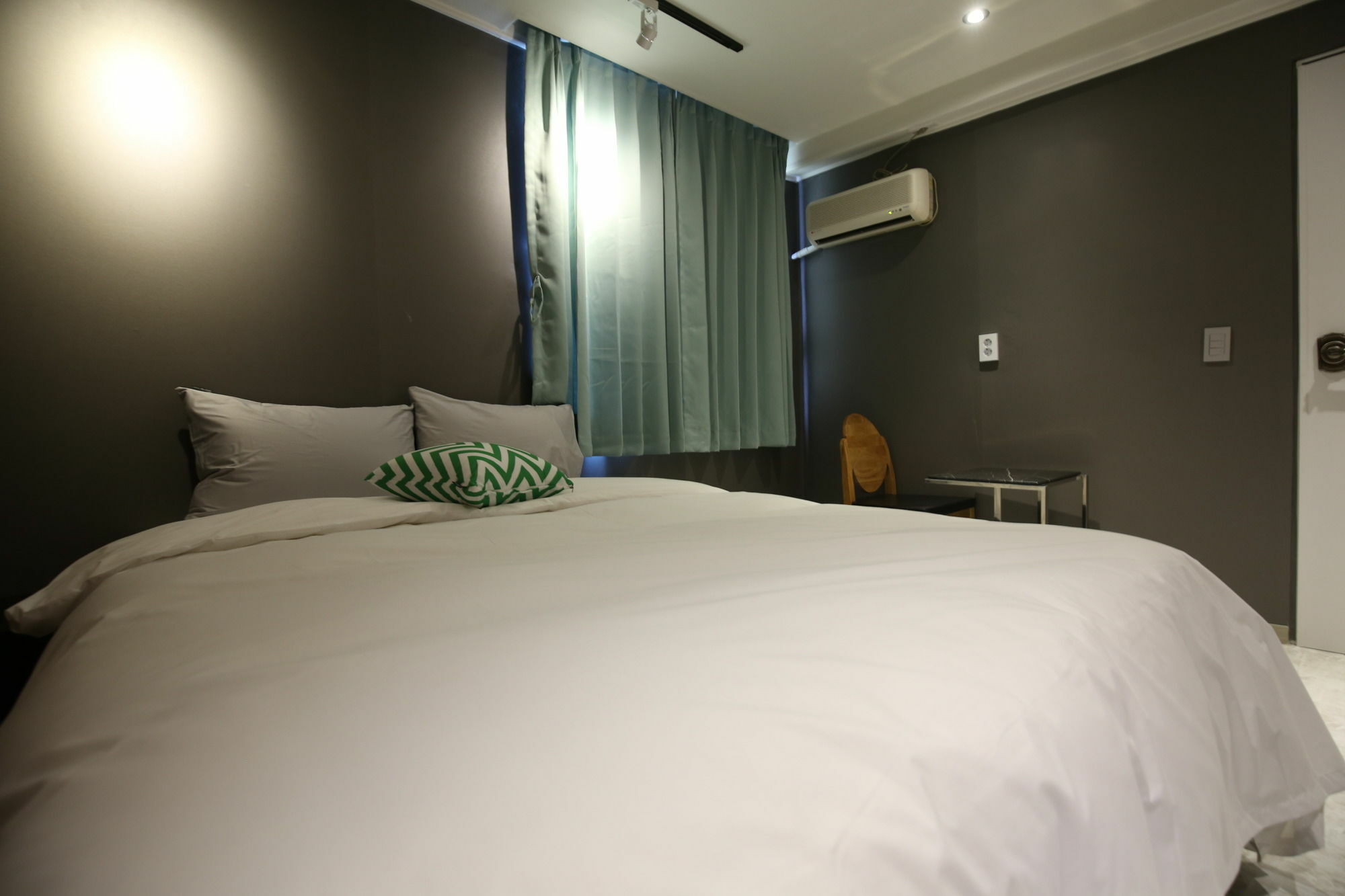 Hotel Blanc In Cheongju Exteriör bild